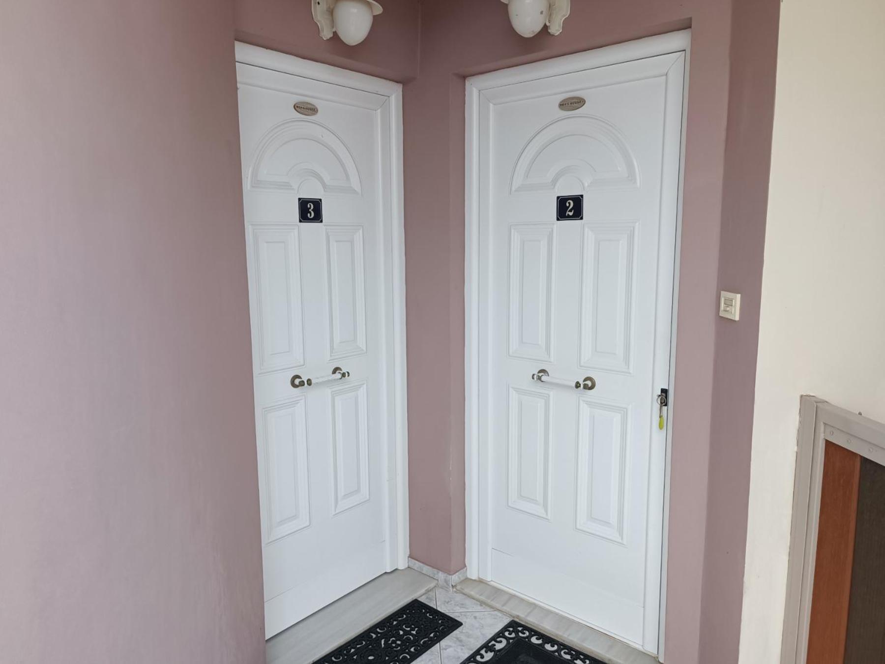 Rea'S House Vrahati Екстериор снимка