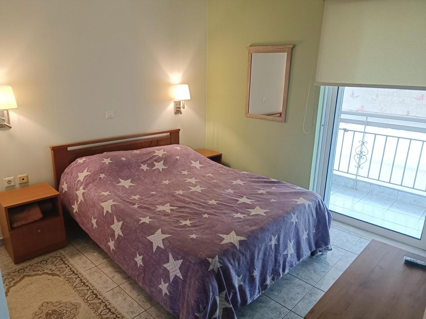 Rea'S House Vrahati Екстериор снимка
